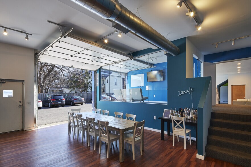 More Photos Of 2913 S Harriet Ave, Minneapolis Loft Creative Space For Sale