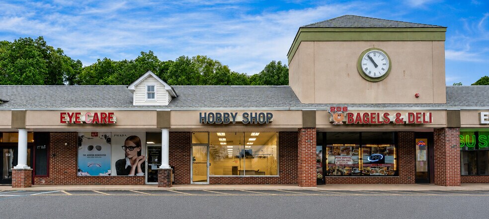 More Photos Of 240 US Highway 206, Flanders Restaurant For Lease