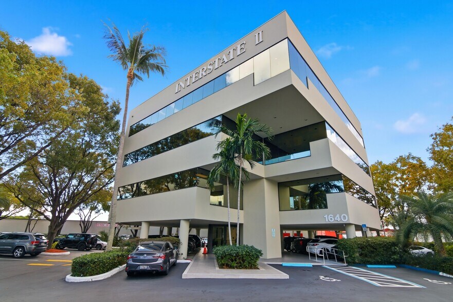 More Photos Of 1640 W Oakland Park Blvd, Fort Lauderdale Office For Sale