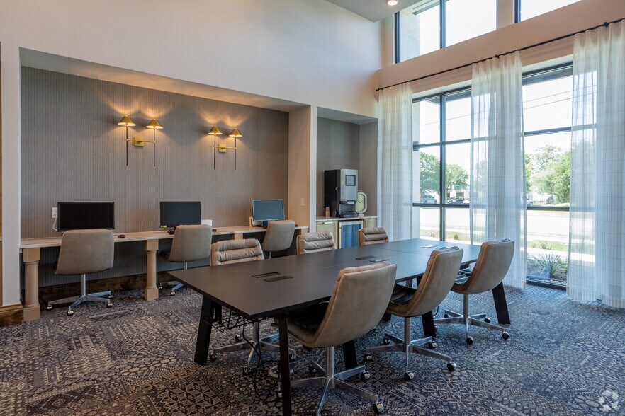 More Photos Of 4910 E 7th St, Austin Coworking Space