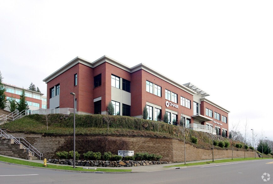 More Photos Of 1800 Blankenship Rd, West Linn Unknown For Lease