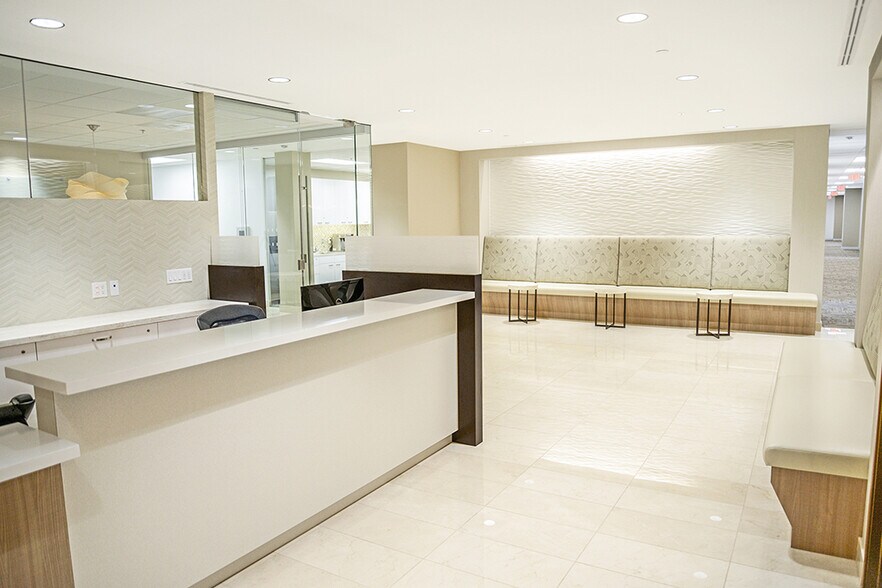 More Photos Of 26565-26575 W Agoura Rd, Calabasas Coworking Space