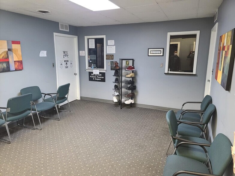 More Photos Of 35337 Warren Rd, Westland Medical For Sale