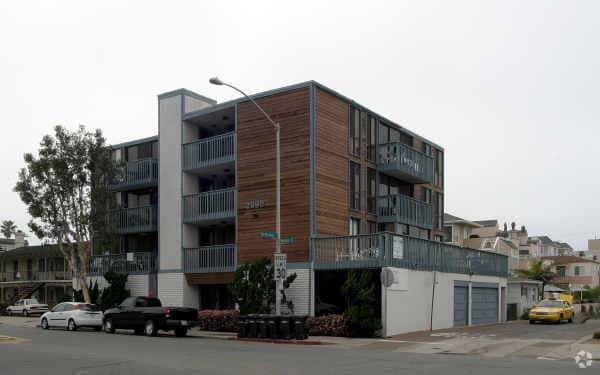 Primary Photo Of 2990 Mission Blvd, San Diego Office Residential For Lease