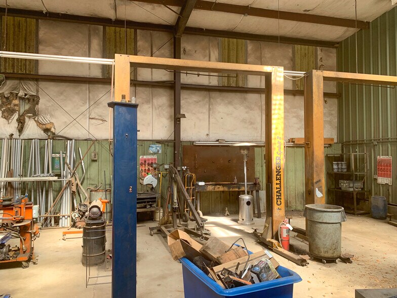 More Photos Of 7010 Moffett Rd, Mobile Industrial For Sale