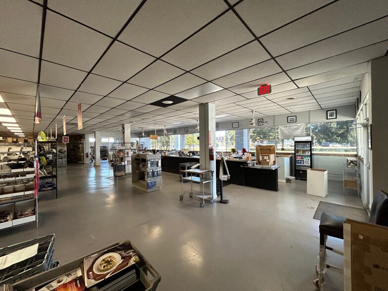 More Photos Of 5051 Rivers Ave, Charleston Industrial For Lease