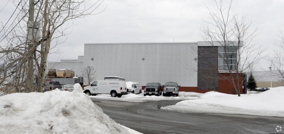 More Photos Of 10 Rue Gaston-Dumoulin, Blainville Light Distribution For Lease