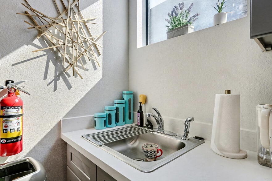 More Photos Of 205 Bella Katy Dr, Katy Medical For Lease