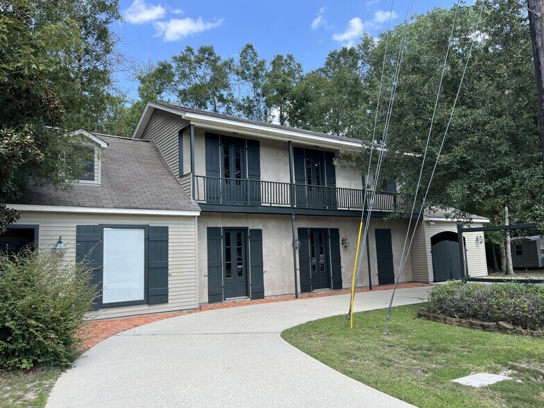 More Photos Of 2075 3rd St, Mandeville Office Residential For Sale