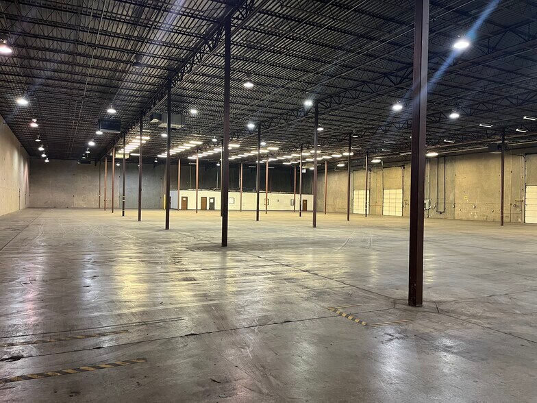 More Photos Of 5400 SW 33rd St, Oklahoma City Warehouse For Lease