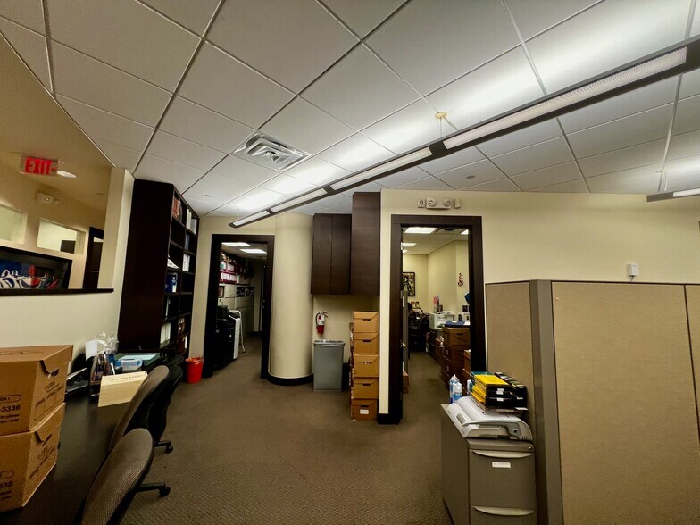 More Photos Of 20900 NE 30th Ave, Aventura Office Residential For Sale