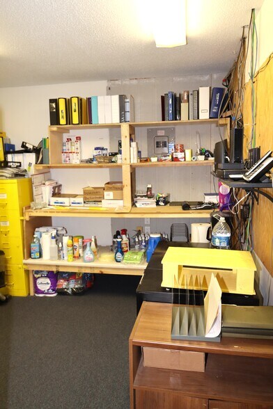 More Photos Of 2335 Columbia Hwy, Pulaski Office For Sale