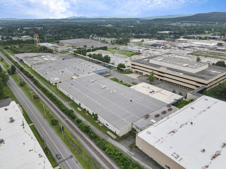 More Photos Of 1700 Enterprise Dr, Kingston Warehouse For Sale