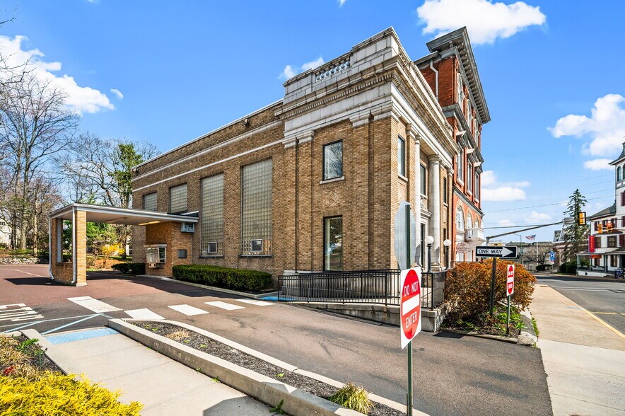 More Photos Of 209 N Main St, Sellersville Bank For Lease