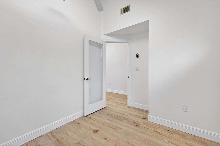 More Photos Of 5235 Ramsey Way, Fort Myers Office For Sale