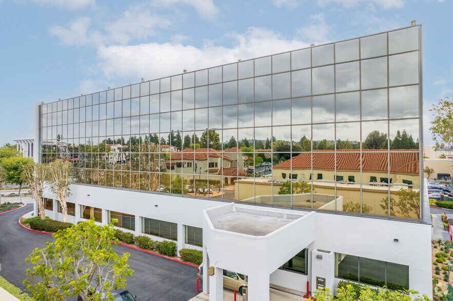 More Photos Of 24012 Calle de la Plata, Laguna Hills Medical For Lease