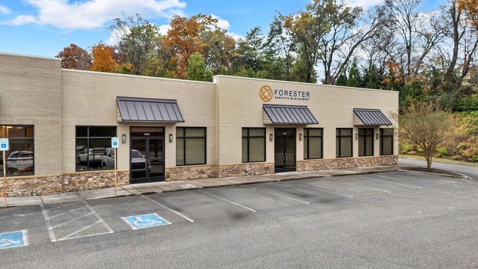 More Photos Of 1909 Pinnacle Pointe Way, Knoxville Office For Lease