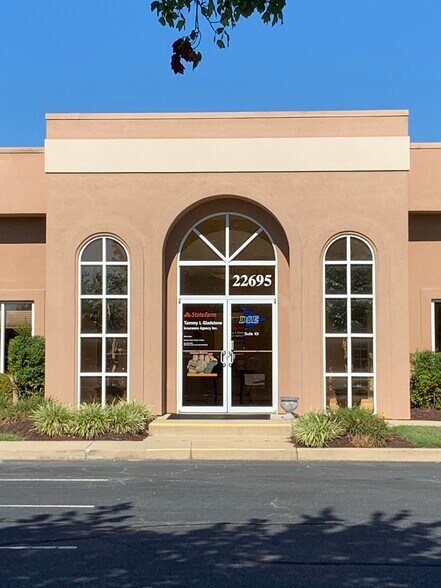 More Photos Of 22685 Three Notch Rd, California Medical For Sale
