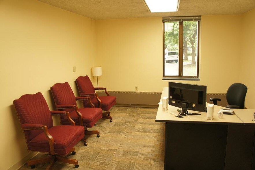 More Photos Of 901 4th St, Hudson Office For Sale