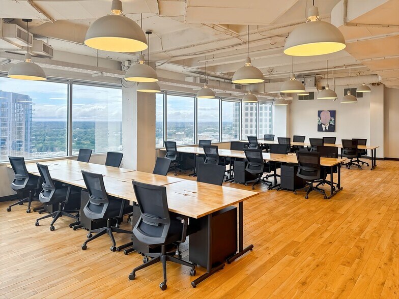 More Photos Of 128 S Tryon St, Charlotte Coworking Space