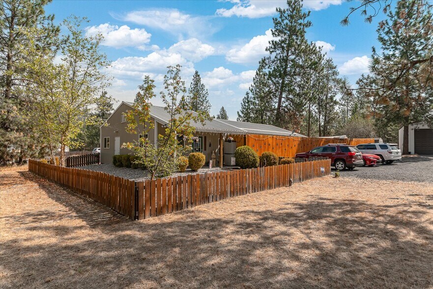 More Photos Of 6297 Sundown Dr, Nine Mile Falls Specialty For Sale