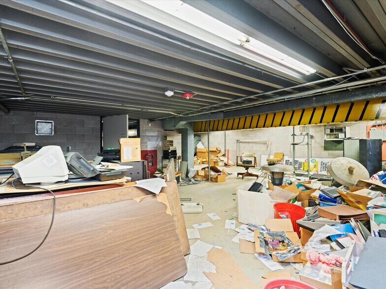 More Photos Of 126 S Maple St, Nowata Office For Sale