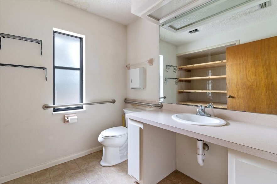 More Photos Of 2303 W Highway 44, Inverness Office For Sale