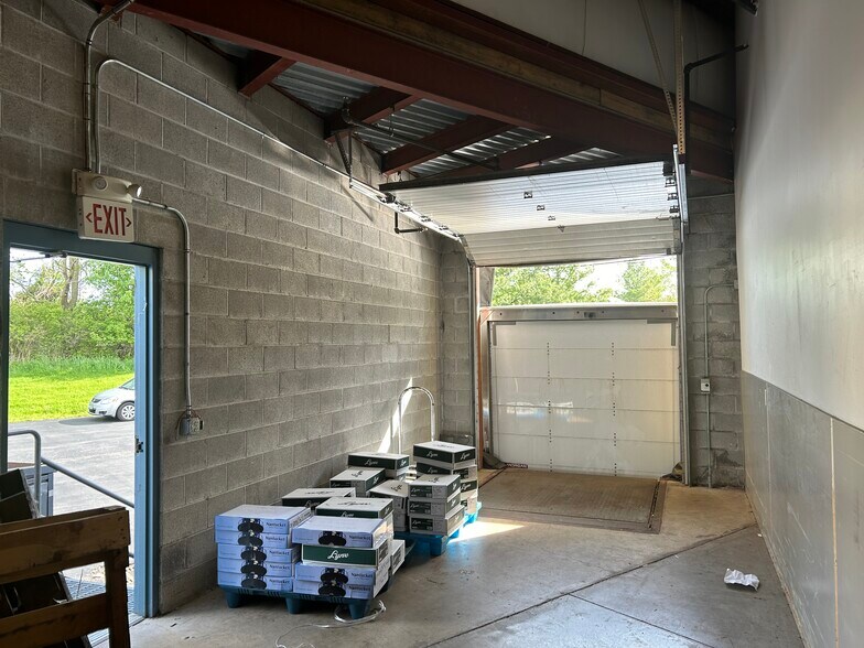 More Photos Of 760 Canning Pky, Victor Light Distribution For Lease