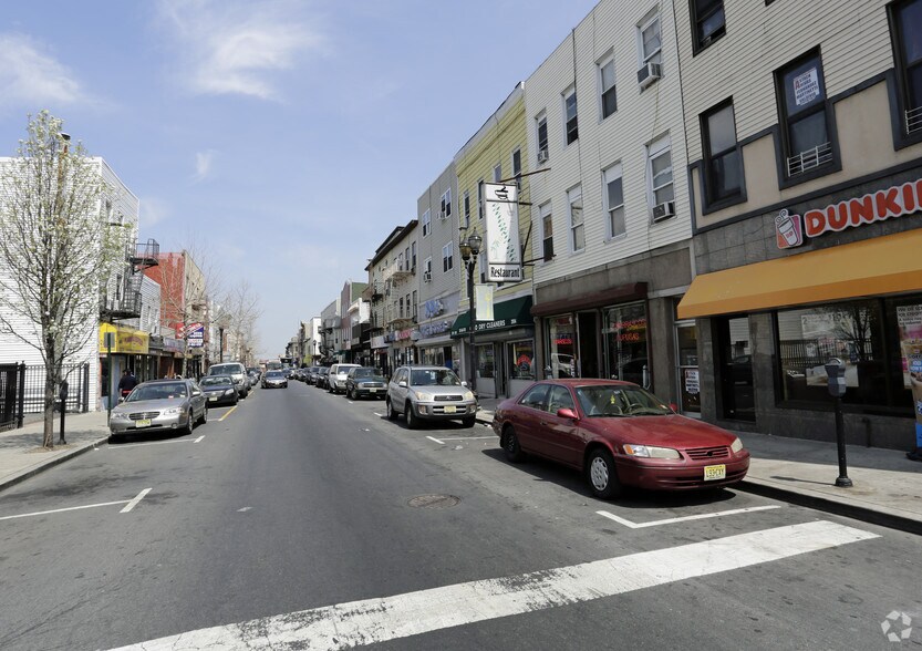 More Photos Of 2004-2006 Bergenline Ave, Union City Apartments For Sale