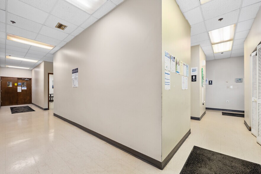 More Photos Of 2 Sunshine Blvd, Ormond Beach Light Distribution For Lease