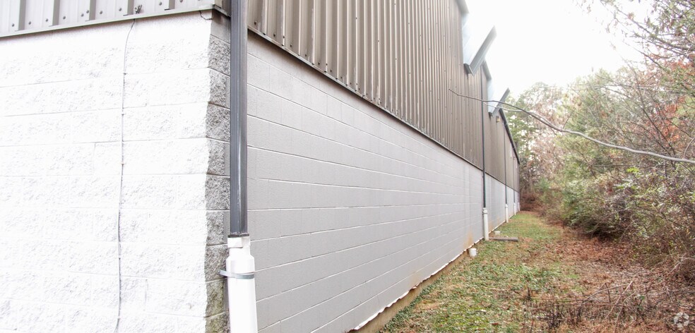 More Photos Of 1487 Amherst Rd, Knoxville Warehouse For Lease