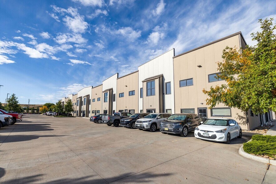 More Photos Of 3080 Airport Dr, Erie Flex For Sale