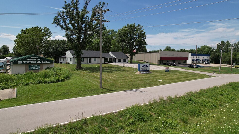 More Photos Of 1600 SW Market St, Lee's Summit Office For Sale