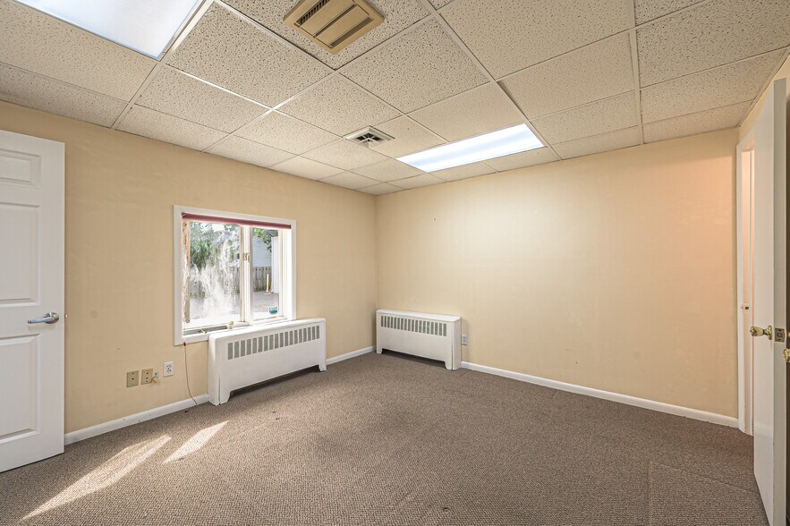 More Photos Of 2406 New Rd, Northfield Office For Sale
