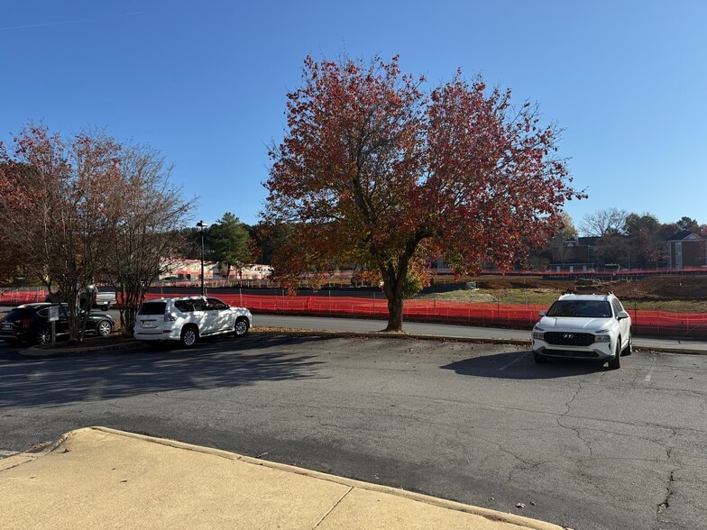 More Photos Of 203 Woodpark Pl, Woodstock Medical For Lease