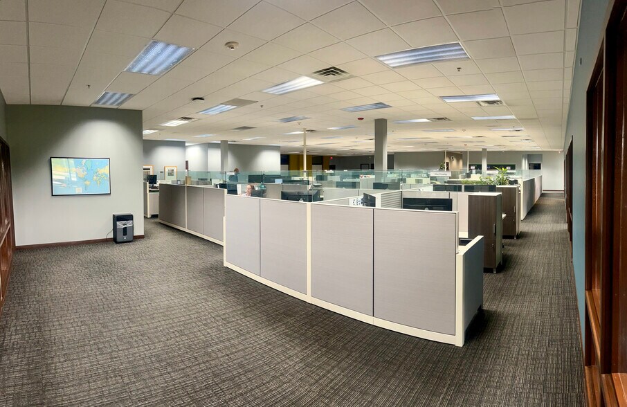 More Photos Of 2301 Jones Blvd, Coralville Medical For Lease