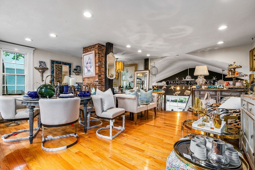 More Photos Of 44 North St, Hingham Storefront For Lease