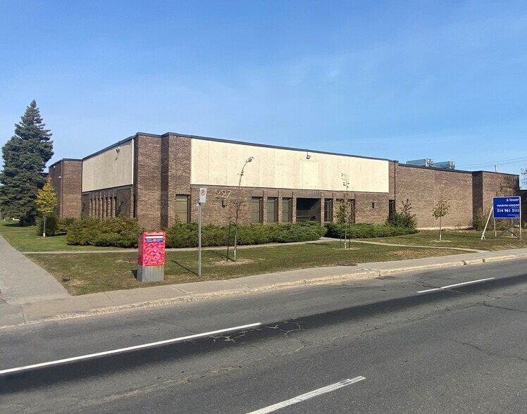 Primary Photo Of 227 Boul Brunswick, Pointe-claire Warehouse For Lease