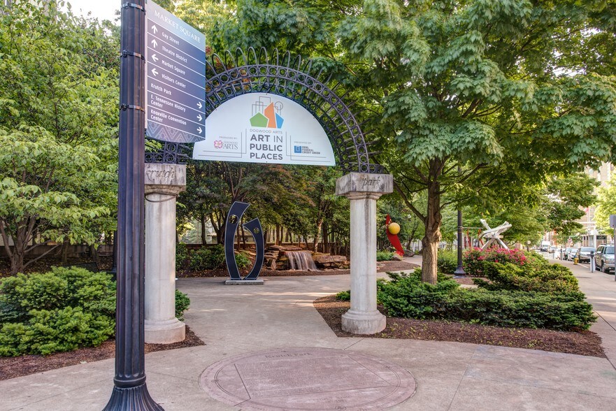 More Photos Of 607 Market St, Knoxville Office For Lease