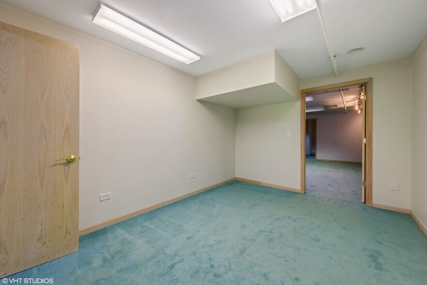 More Photos Of 27W140 Roosevelt Rd, Winfield Medical For Lease