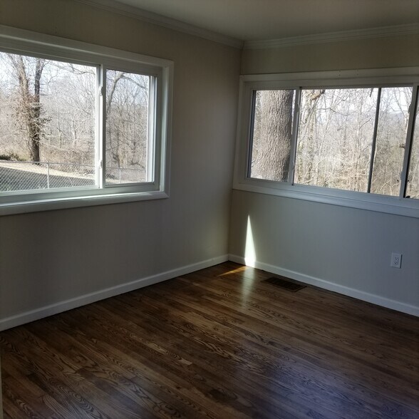 More Photos Of 380 W Outer Dr, Oak Ridge Apartments For Sale