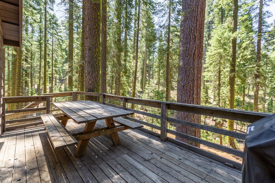 More Photos Of 500 Dodge Ridge Rd, Pinecrest Hotel For Sale