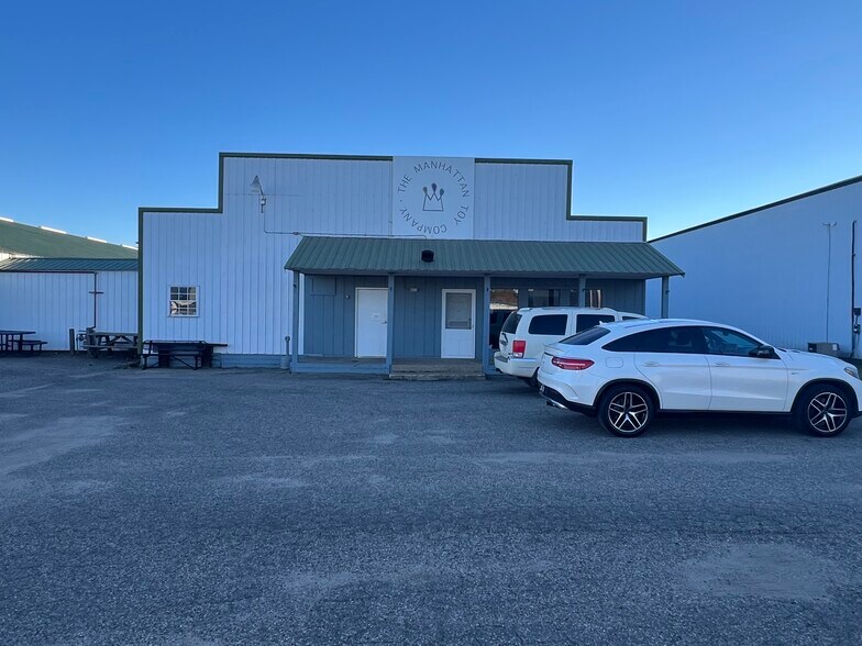 More Photos Of 480 Park Ave E, Eden Valley Warehouse For Sale