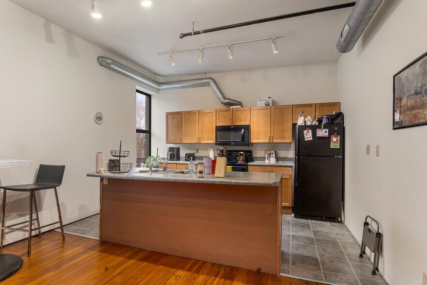More Photos Of 112 W Hill St, Champaign Multifamily For Sale