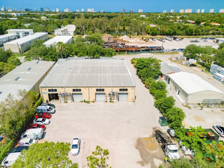 More Photos Of 5780 Taylor Rd, Naples Showroom For Sale