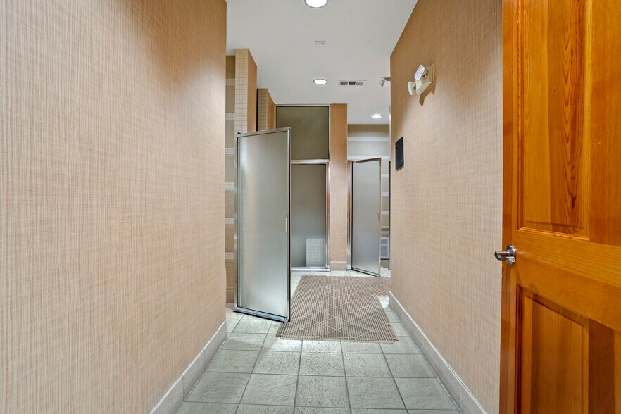 More Photos Of 400 17th St NW, Atlanta Apartments For Lease