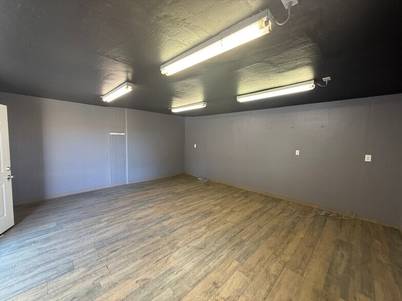 More Photos Of 2651 Henderson, Redding Warehouse For Sale