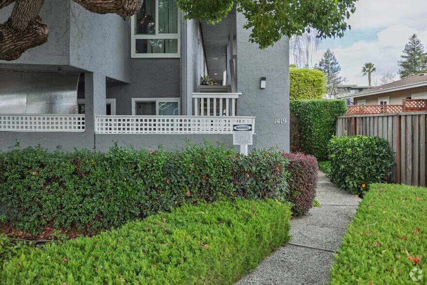 More Photos Of 1411 Oxford St, Redwood City Apartments For Sale