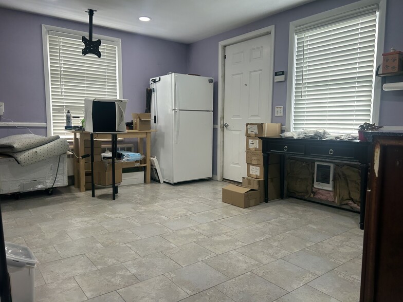 More Photos Of 1647 Post Rd, Warwick Freestanding For Sale