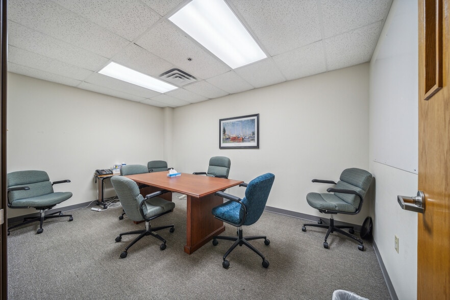 More Photos Of 2020 Holly Rd, Claremore Office For Sale